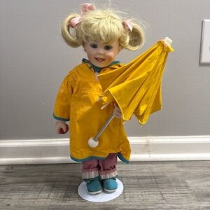 1992 RAINY DAY PALS Porcelain Doll 16" The Hamilton Collection Umbrella Yellow